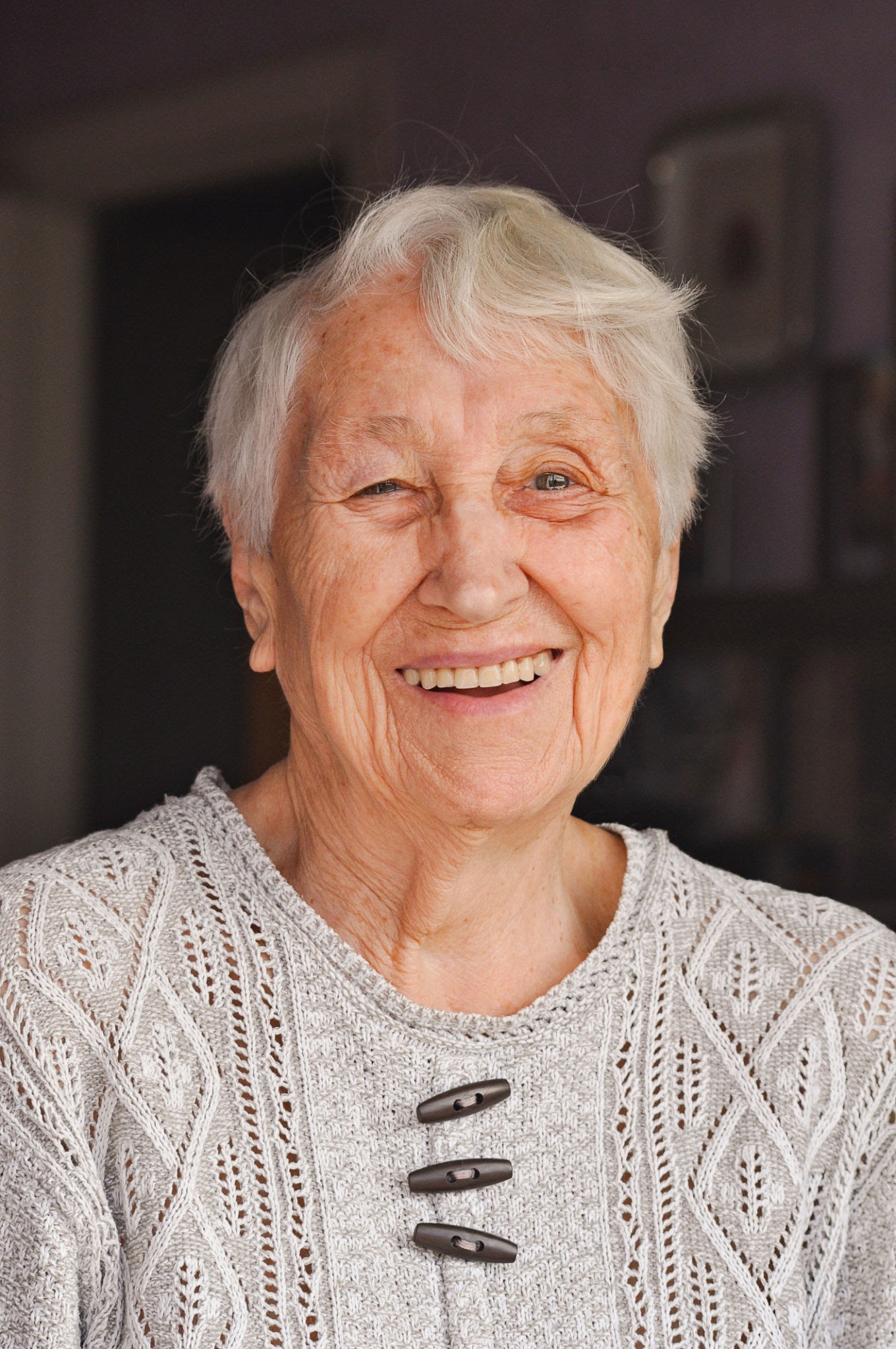 Anita R